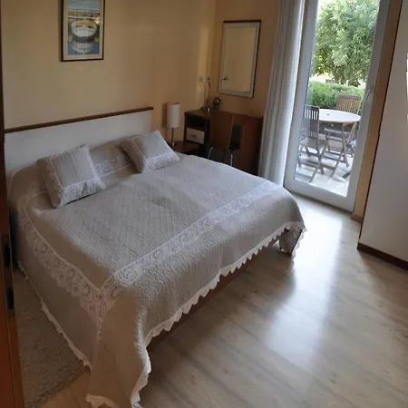 Cosy With Garden Terrace 트로기르