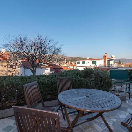Cosy With Garden Terrace Apartment Trogir