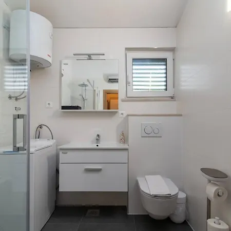 Cosy With Garden Terrace Trogir