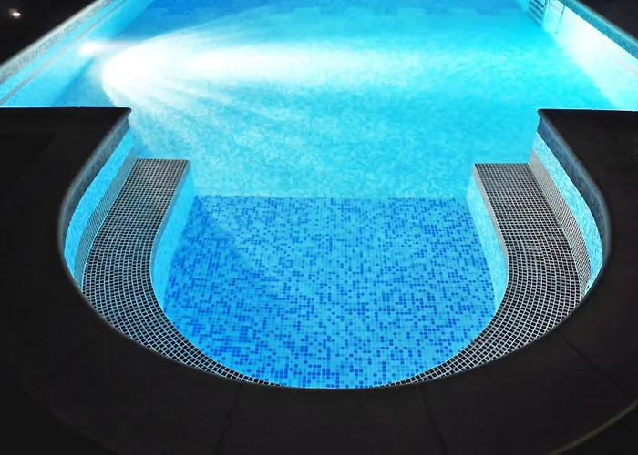 아파트 Cosy With Garden Terrace *