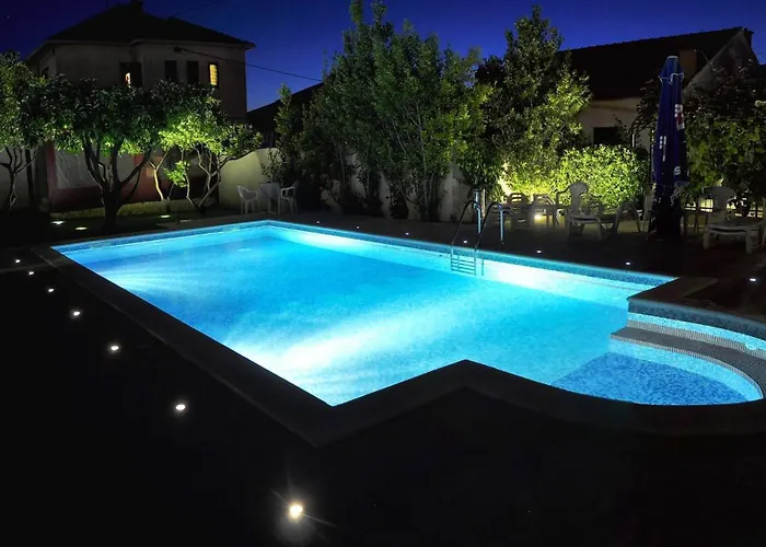 Cosy With Garden Terrace * 트로기르