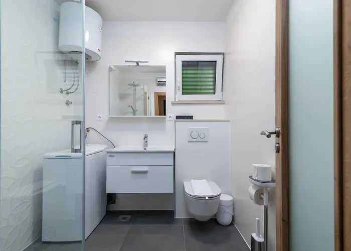 Cosy With Garden Terrace 아파트 *