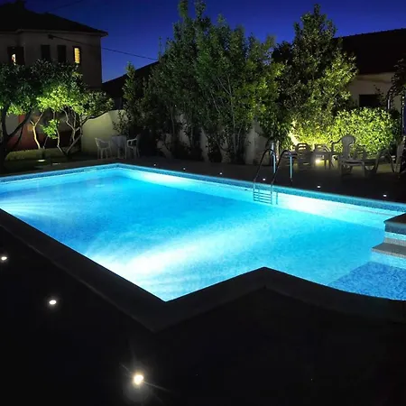 Cosy With Garden Terrace * Trogir